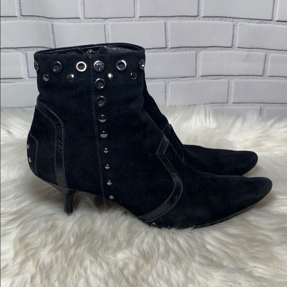 Tod's Black Suede Studded Kitten Heel Boot… - Picture 4 of 7